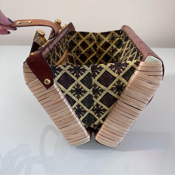 PURSE | Brown, tan & gold checkered basket woven medium box spring hand purse - Picture 11 of 16